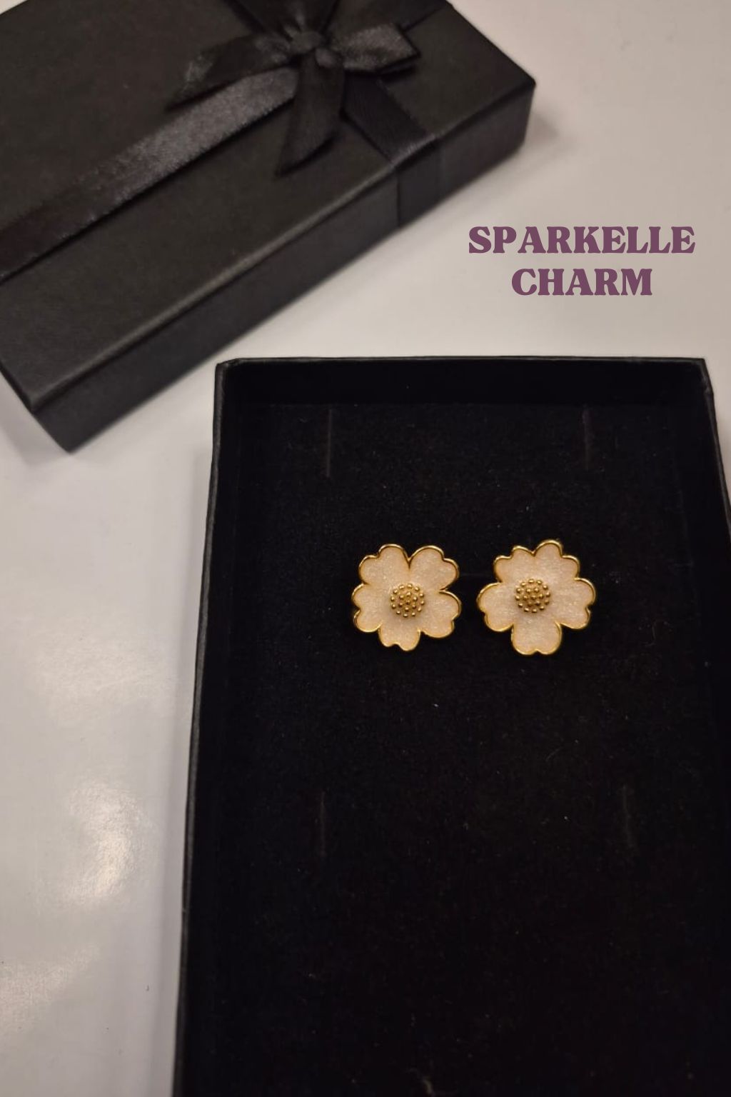 White clover flower earrings