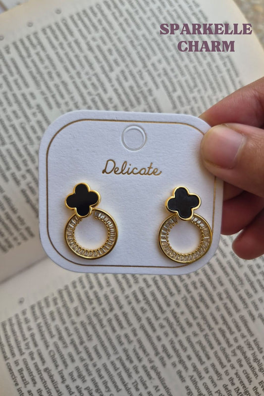 Black Shiny flower clover